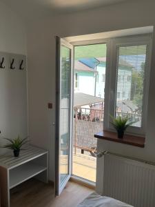 Balkón nebo terasa v ubytování HOTEL ZELENÝ DVOR + 32 fotografií