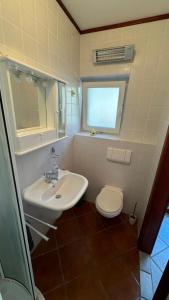 Ένα μπάνιο στο Apartman Merania