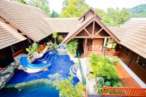 A view of the pool at Carpe Diem Orchard Home or nearby