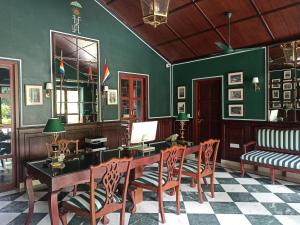 Ein Sitzbereich in der Unterkunft The Jaipur House