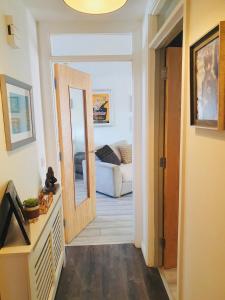 Gallery image of Derry City Art Apartment in Derry Londonderry