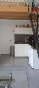 Η κουζίνα ή μικρή κουζίνα στο Studio cosy et calme +4 φωτογραφίες
