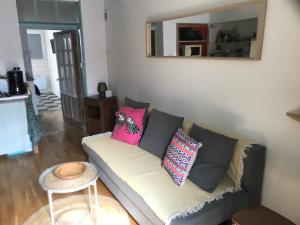 Η κουζίνα ή μικρή κουζίνα στο Dans la loge de Marguerite Studio avec Sauna +29 φωτογραφίες