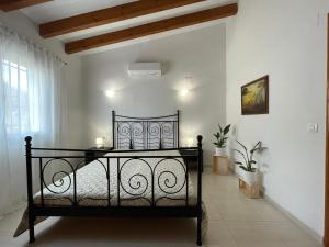 Posteľ alebo postele v izbe v ubytovaní Villa Casa Dalí + 35 fotografií