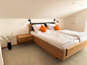 Postel nebo postele na pokoji v ubytování Ferienwohnung Eggstätt