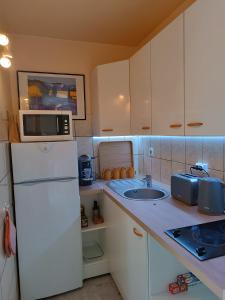 Gallery image of Studio les Pins in Saint-Laurent-du-Var