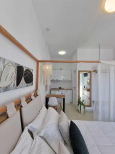 Køkken eller tekøkken på Eutuxia Rooms & Studios