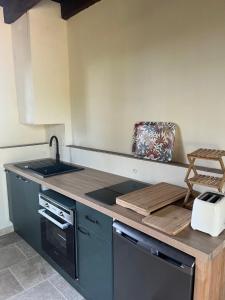 Fotografie z fotogalerie ubytování Charmante petite maison avec piscine v destinaci Monguillem + 7 fotografií