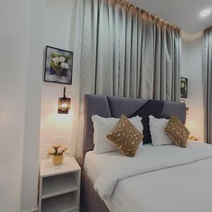 Pool facing luxury 1bhk near Calangute,baga beach客房内的一张或多张床位