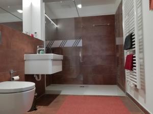 Bilik mandi di Mittelalterliches Domherrenhaus +26 gambar