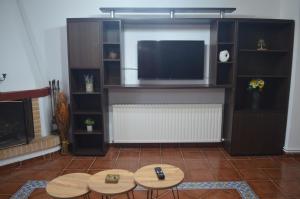 Μια τηλεόραση ή/και κέντρο ψυχαγωγίας στο Not a Villa