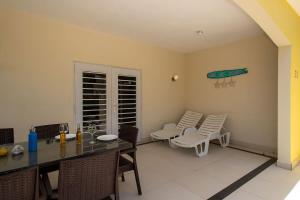 Nápoje v ubytování Trupial E3 Relax & Dive Resort Bonaire Village