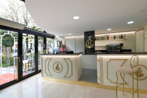 Kuchyň nebo kuchyňský kout v ubytování Hotel Ristorante Commercio