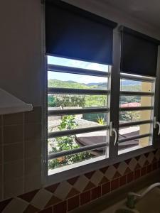 A balcony or terrace at T2 Malendure avec vue Réserve Cousteau