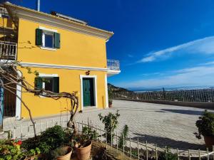 Budova, kde se prázdninový dům nachází