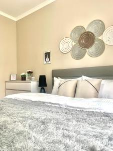 Afbeelding uit fotogalerij van - Cozy Apartment in Quite Area - in Tasjkent