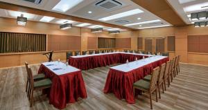 The Fern Residency Somnath商务区和/或会议室