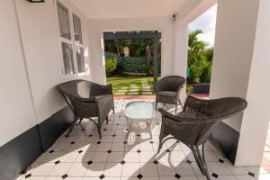 Posezení v ubytování Luxury 1BR condo in St. Lucia