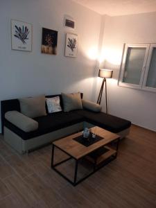 DM Apartment tesisinde bir oturma alanı