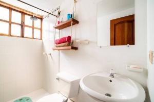 Bilik mandi di Casa Familiar, 10 minutos de la plaza a pie +35 gambar