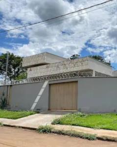 Το κτήριο όπου στεγάζεται  η παραθεριστική κατοικία