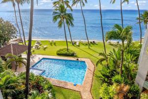 Bassein majutusasutuses Hale Mahina A301- Direct Beachfront Updated Corner Unit Stunner! või selle lähedal