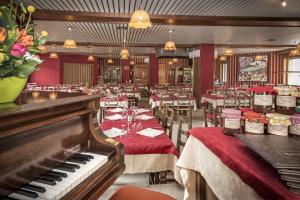 Gallery image of Logis Hotel Restaurant Du Commerce in La Canourgue