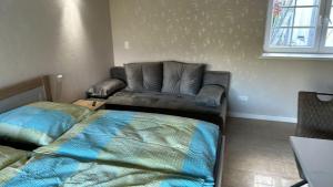 Χώρος καθιστικού στο Alte Bäckerei Hinterhaus Apartment Alte Bäckerei am Flughafen - Messe Düsseldorf