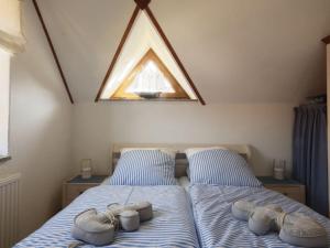 Ένα ή περισσότερα κρεβάτια σε δωμάτιο στο Henny Modern Retreat