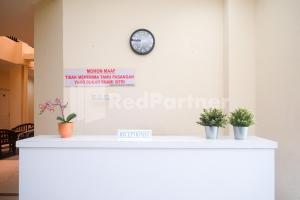 Ο χώρος του λόμπι ή της ρεσεψιόν στο Griya Loka 2 Syariah Near Simpang Lima Mitra Reddoorz