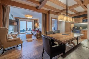 Kuchnia lub aneks kuchenny w obiekcie Gletscherblick- serviced apartments