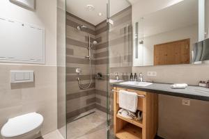Łazienka w obiekcie Gletscherblick- serviced apartments