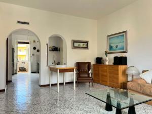 Gallery image of Silenzioso e spazioso appartamento in centro in Cagliari