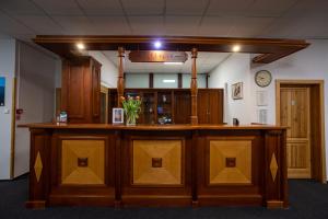 The lounge or bar area at Hotel Toliar