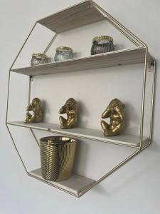 Gambar di galeri bagi Clifton Home - Newly Refurbished - Free WiFi and Parking- Near City Centre di Killingbeck +6 gambar