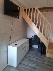 TV a/nebo společenská místnost v ubytování Wichrowa Skarpa