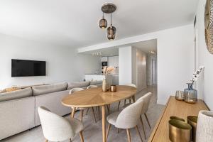 Et tv og/eller underholdning på Corasol - Atico de 3 dormitorios con vistas al mar