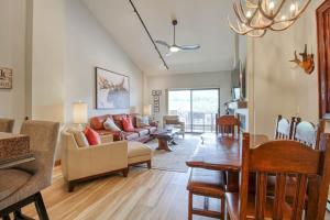 Istumisnurk majutusasutuses Unit 520 - 3br condo with balcony views