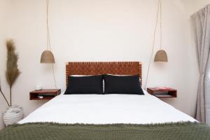 Postel nebo postele na pokoji v ubytování Renovated Lodge - Room 3 with pool access + 27 fotografií