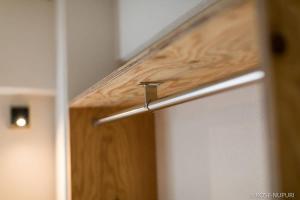 een afsluiting van een deur met een metalen handvat bij Origaminn 502 by b hotel - 5 mins PeacePark in Hiroshima