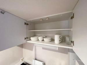 Kuchyň nebo kuchyňský kout v ubytování Casaen - Spacious 1BR Apt For 6 Ppl Great Location with room wifi