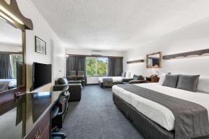 TV a/nebo společenská místnost v ubytování Quality Hotel Colonial Launceston