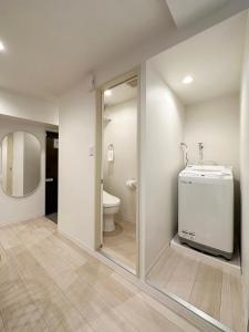 Vannituba majutusasutuses bHOTEL F-style - Cozy New Apt in the Heart of the City