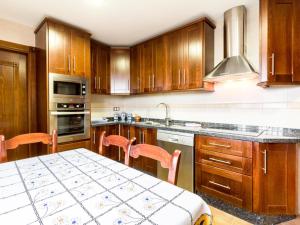 Kuchyň nebo kuchyňský kout v ubytování Casa rosa del romeral