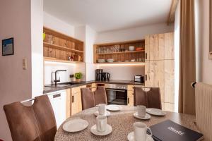 Kuchnia lub aneks kuchenny w obiekcie Appartements Herold