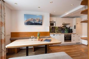 Kuchnia lub aneks kuchenny w obiekcie Appartements Herold