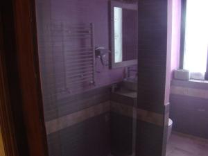Ванна кімната в Casale Beatrice degli Olivi