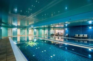 Kolam renang di atau dekat dengan King David Residence Luxury 3 BD Pool Gym Parking