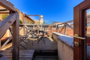 A balcony or terrace at 312 Piazza San Marco