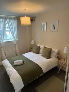 Katil atau katil-katil dalam bilik di Retreat in Axminster: Your Getaway near Devon
